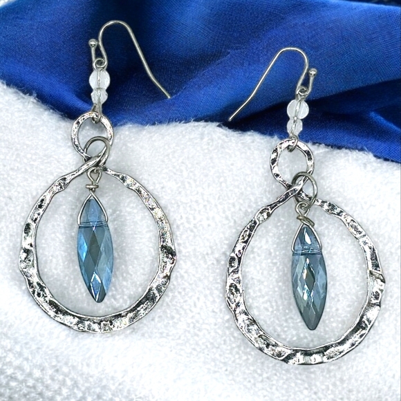 🆕️Boho Chic Hammered Silver & Blue Rhinestone Dangle Earrings Trendy Statement - Picture 1 of 9